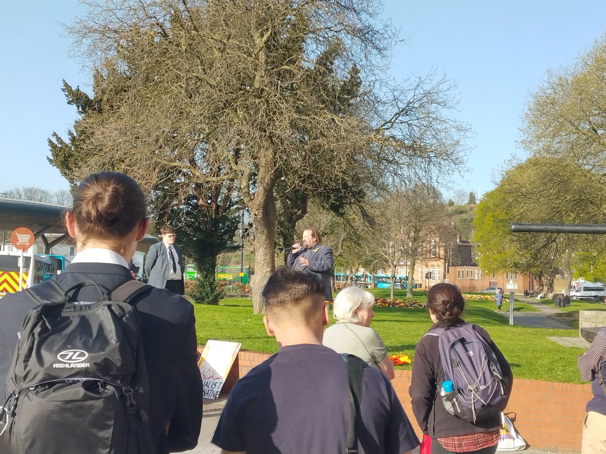 Group Leader <a href="/vincemaple/">Vince Maple #ProudToBeMedway</a> is currently addressing the crowd at Medway's Youth Climate Change Movement rally. 

It's important that we continue to fight for our environment and our future 🇬🇧🌍