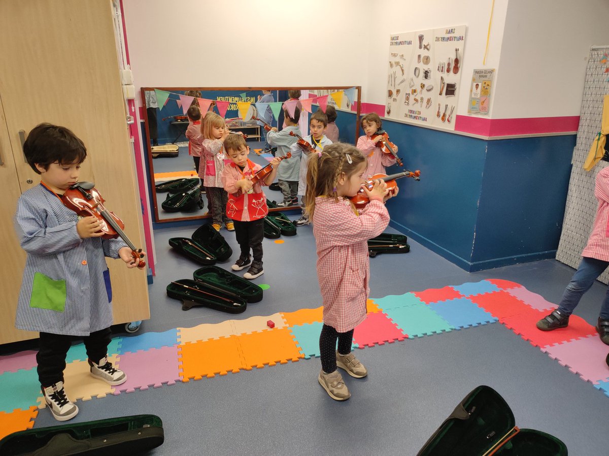 HHmusika tweet media