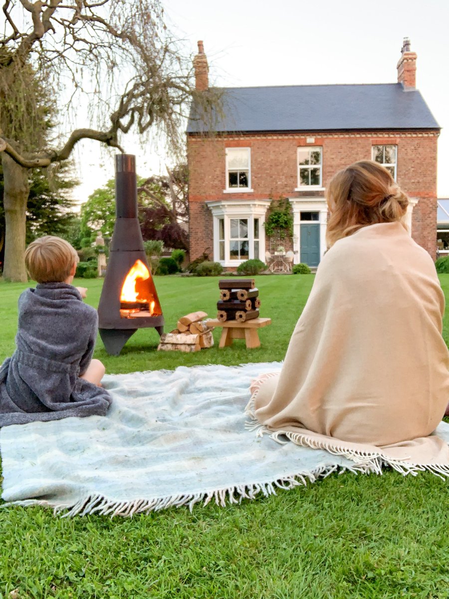 Happy Mother’s day! Spend some quality time with the mother figures in your life today by setting a firelit scene and kicking back for a good old catch up.

#Mothersday #supermum #mother #superwoman #bestmum #family #firelit #chiminea #childhood #childhoodmemories #firewood #logs