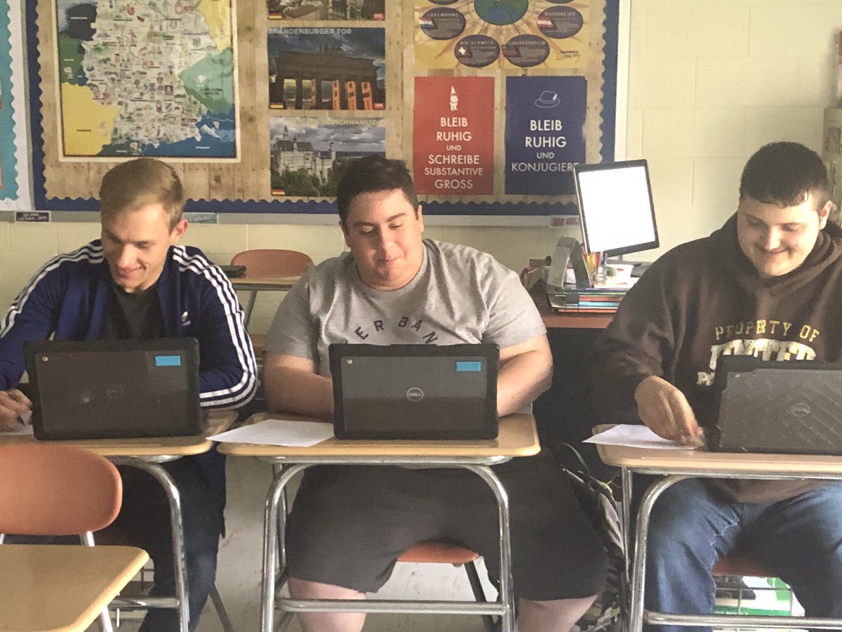 WHFrau's tweet photo. Sooooo excited to try an #escaperoom in German 4 today! #infographics #socialmedia https://t.co/tGXmw3mke4