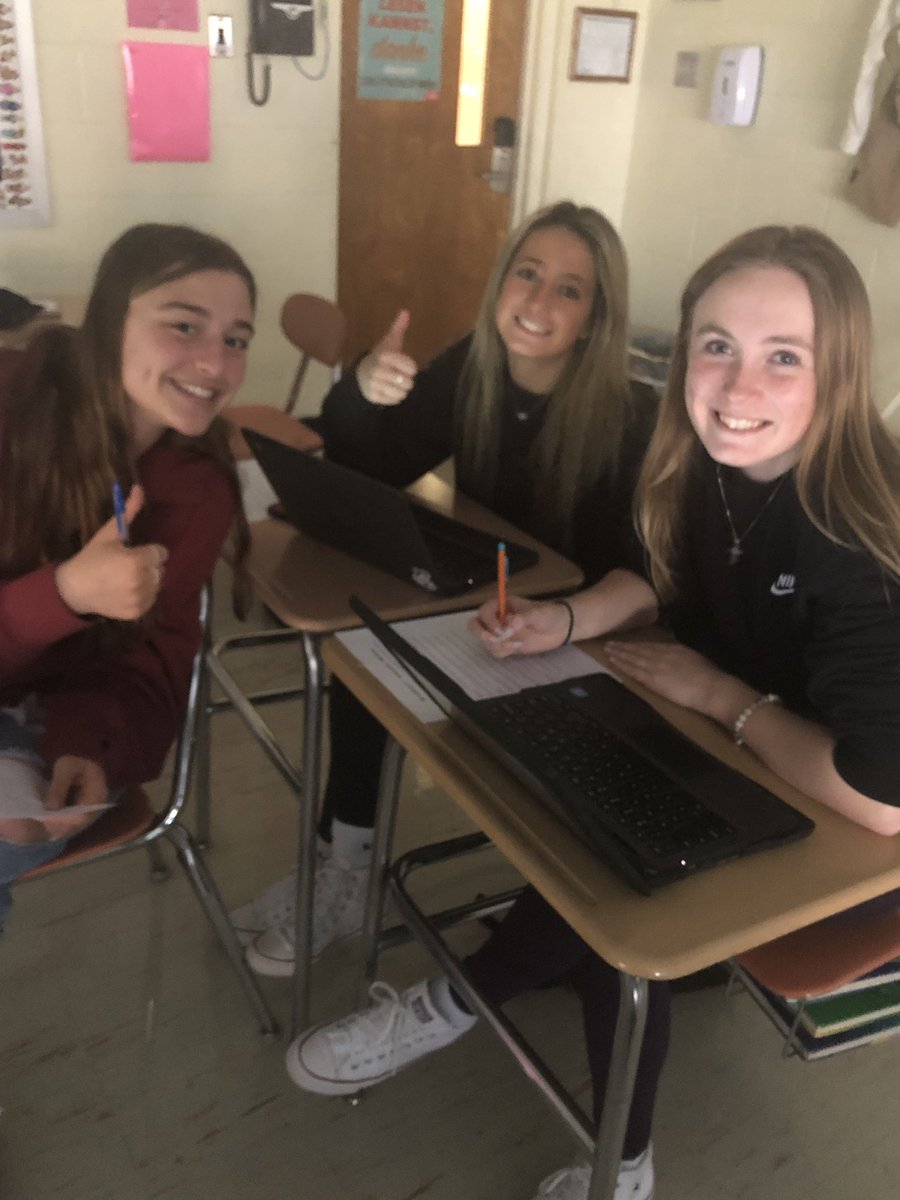 WHFrau's tweet photo. Sooooo excited to try an #escaperoom in German 4 today! #infographics #socialmedia https://t.co/tGXmw3mke4