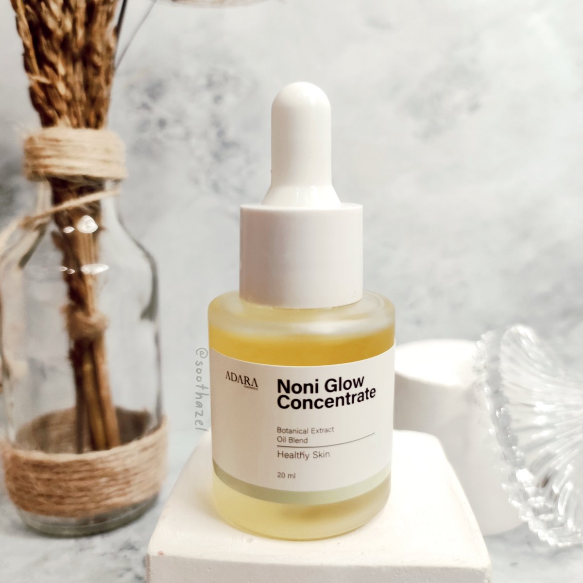 blushyrosy_'s tweet photo. Jadi akuu pake Noni Glow Concentrate dari @Adara_ID ๐
Oil serum ini cocok bgt buat kebutuhan kulit kitaa pada umumnyaa!
Ini pas bgt kalo kalian cari oil serum yang:
Ringanโ
Mudah meresapโ
Melembabkanโ
Mencerahkanโ
#StepUpnGlow https://t.co/5QC4cHST0C