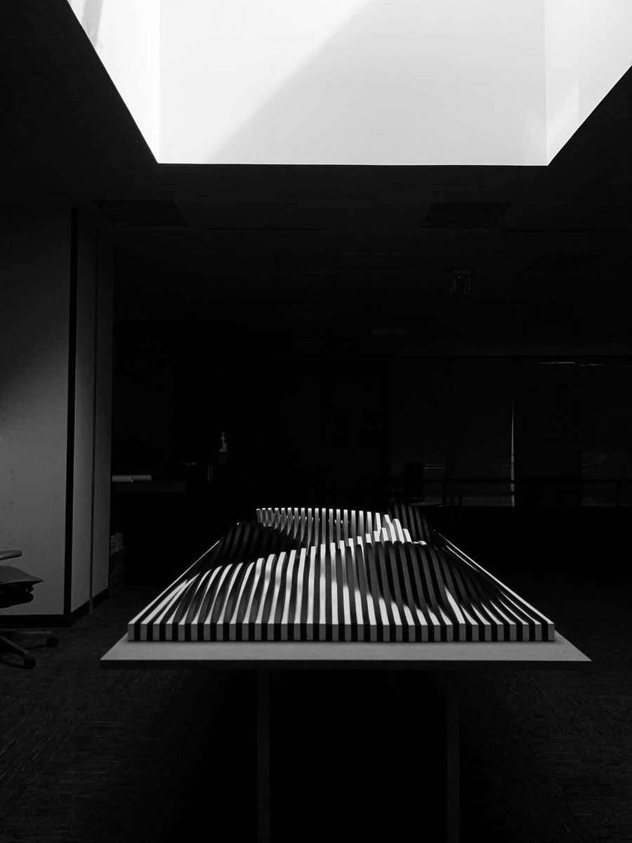 arch_fahad's tweet photo. Grasp:
عمل فني للتوعية بالصحة النفسية، حيث آنه يعبر عن العقبات و الصعوبات التي يمر بها الطالب في كليات العمارة والتخطيط و طرق تخطي تلك العقبات. https://t.co/o8EkpYYqoa