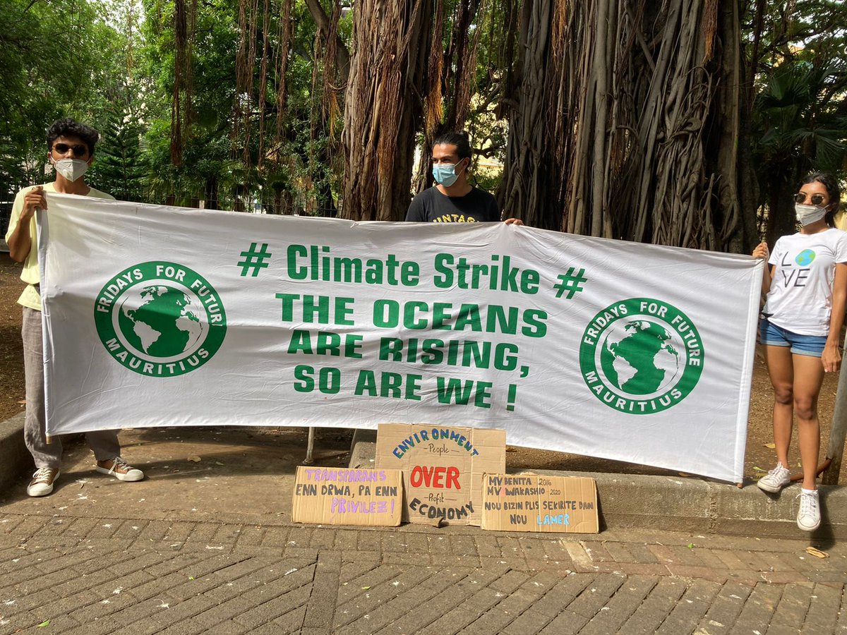 The Global Climate Strike continues around the world ,now we have climate Activists from 
Mauritius who demanded #PeopleNotProfit today along with thousands of others protesting around the world.

Mauritius is one of the most impacted island nation by the climate crisis.