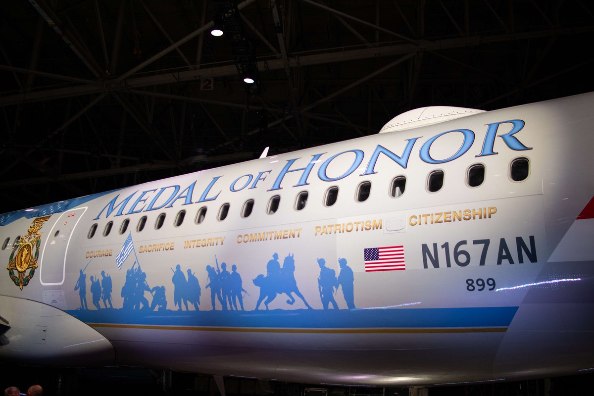 We are proud to reveal our special edition livery, Flagship Valor, a tribute to the recipients of the Medal of Honor. The reveal took place at last night’s dinner celebrating the groundbreaking of the @MOHMuseum. Learn more at aa.com/heroes. #NationalMedalofHonorDay