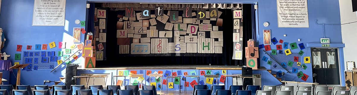 The stage is set! I can’t thank our amazing Bob enough for all his work over the past 2 days! Let’s do this!!!!