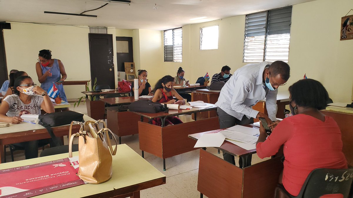 olgalidiam47's tweet photo. Intercambio de los metodólogos de Educación Secundaria Básica del Municipio Santiago de Cuba con la Escuela Pepito Tey para garantizar el proceso de formación laboral @Anita64244473 @RaulSamon @FundichelyRosa @YamileMoracenM @DianaGisellMar1 https://t.co/UbPVsTOeoe