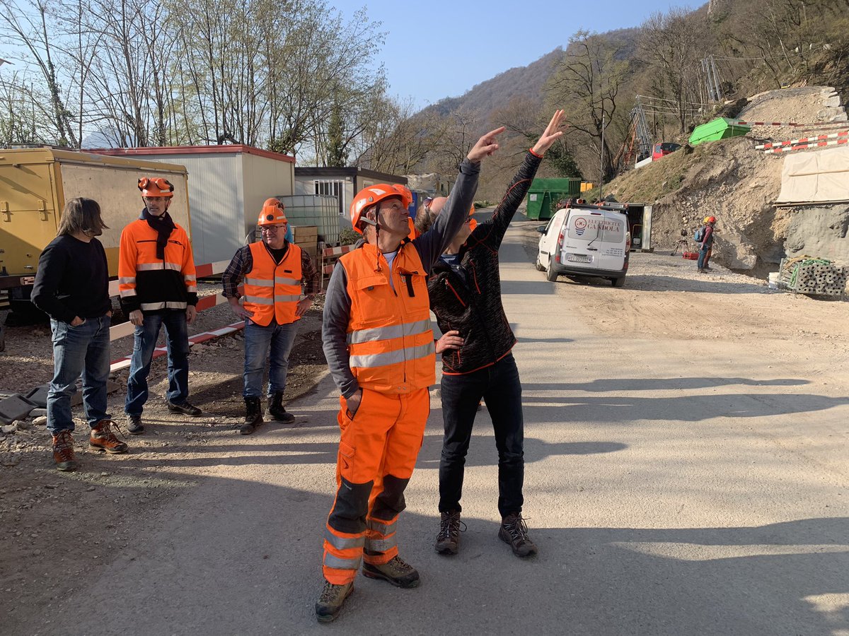 P_Kummer's tweet photo. Wir bauen auch, um zu schützen. Mit dem Leiter Naturgefahren - Marc Hauser- unterwegs am Gotthard, beim San Salvatore und im Interventionszentrum Biasca. Dazwischen digitale Konferenz mit den europäischen Infrastruktur-CEOs. ‚Work anywhere‘ machts möglich. #sbbcffffs https://t.co/soay4S65Jn