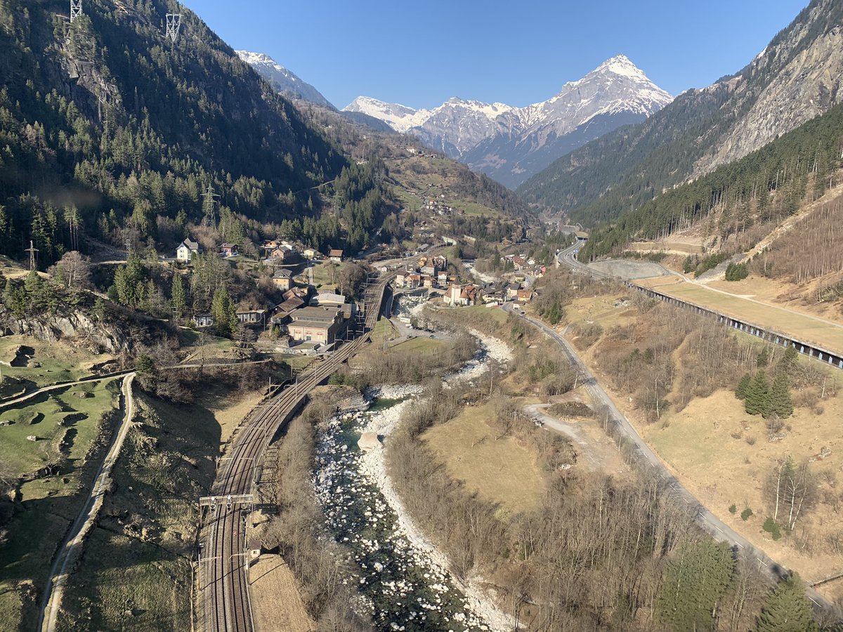 P_Kummer's tweet photo. Wir bauen auch, um zu schützen. Mit dem Leiter Naturgefahren - Marc Hauser- unterwegs am Gotthard, beim San Salvatore und im Interventionszentrum Biasca. Dazwischen digitale Konferenz mit den europäischen Infrastruktur-CEOs. ‚Work anywhere‘ machts möglich. #sbbcffffs https://t.co/soay4S65Jn