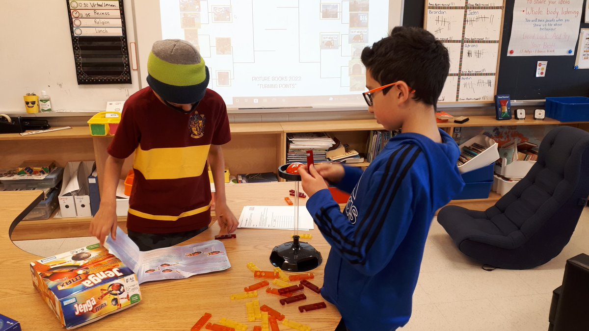 mrs_kitney's tweet image. Board games galore for our tech-free #FridayFun in #EXCELclass @SebastianDPCDSB