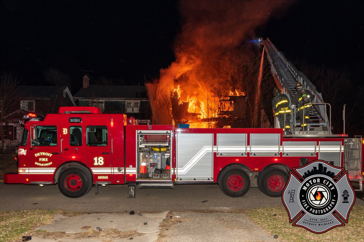 Truck 18 on scene using their master stream on a fully involved vacant dwelling fire. 
Coventry &amp; Winchester 
3/21/22