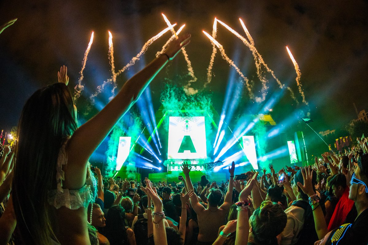 We can't wait to celebrate 10 years of #SAMF with you 🔥💗✨

🎟: bit.ly/SAMF-10