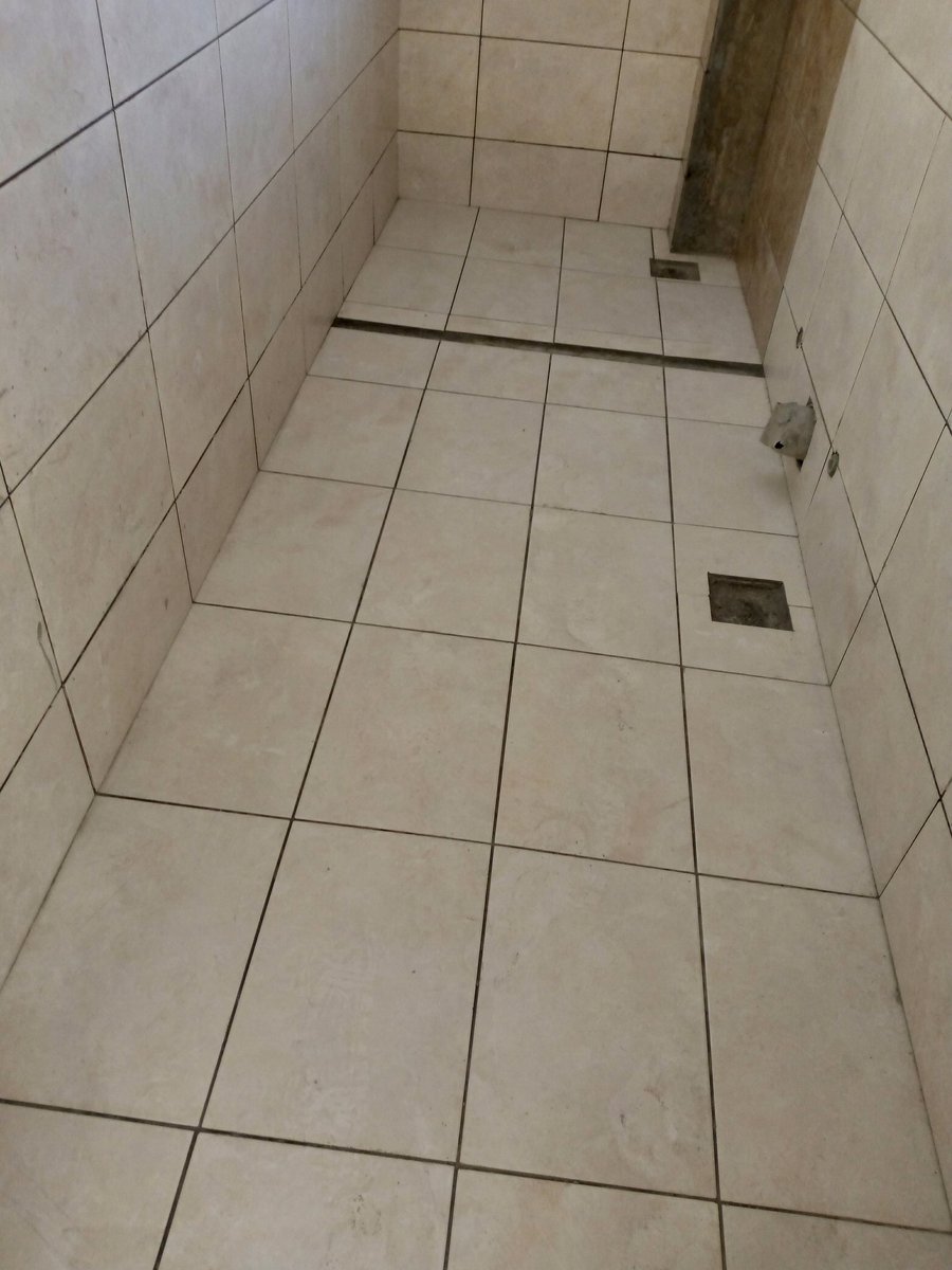 JacobMuema16's tweet photo. If u neéd a quàlified tile muster ,here I am   (,0704073946) https://t.co/t6p1PY6UG4