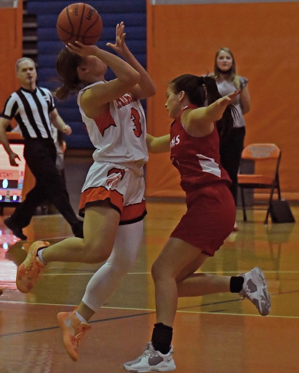 MACHINE_Hoops's tweet photo. #MACHINEOfTheDay Senior Kristina Ta made 2nd Team All District and All Defense Team this season @FCPSHayfieldSS 🔥🦾. Can’t wait to see where she goes next way to show that #MACHINEStrong mentality Kristina 😤🏀🔥 https://t.co/1IWwAU2Jus