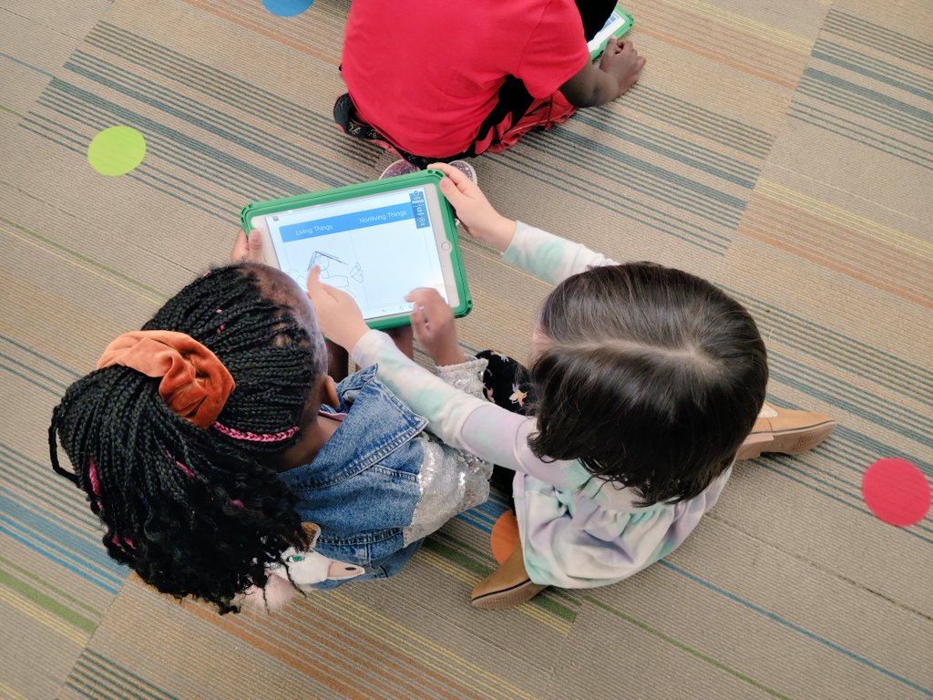 What a fun week of science for these hawks! <a href="/SupriyaVasu/">Supriya V</a> explored landforms, <a href="/StephanyeAshfo1/">Stephanye Ashford</a> investigated what seeds need to germinate, and <a href="/MrBoyceK/">Tyler Boyce</a> summarized the differences between living and non living objects. <a href="/HortonsCreekES/">Hortons Creek ES</a> @WCPSSElemScie