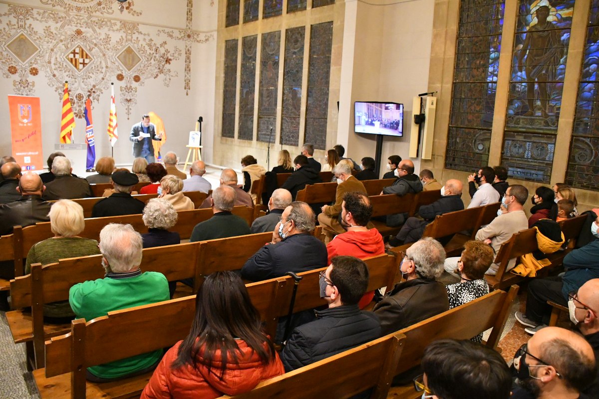 ⚽️ La Societat Esportiva #MercatNouMagòria celebra el 75è aniversari amb un acte institucional i emotiu al Saló de Plens de #SantsMontjuïc.

🎂 Per molts anys, <a href="/SEMercatNou/">Mercat Nou Magòria</a>!
ℹ️ ja.cat/75MercatNou