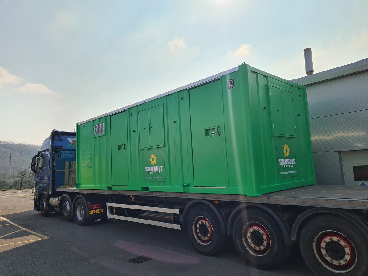 Ending the week loading units in this glorious weather! What more could you want on a Friday?! ☀️🐷
#GroundhogUKLtd #InnovationNotImitation #InnovationThatWorks #Groundhog