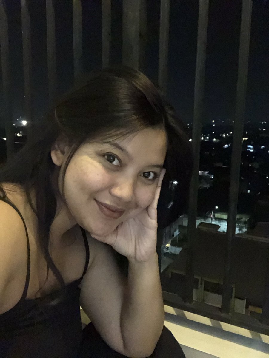 Makan indomie di balkon tengah malem with the view dan angin sepoi sepoi