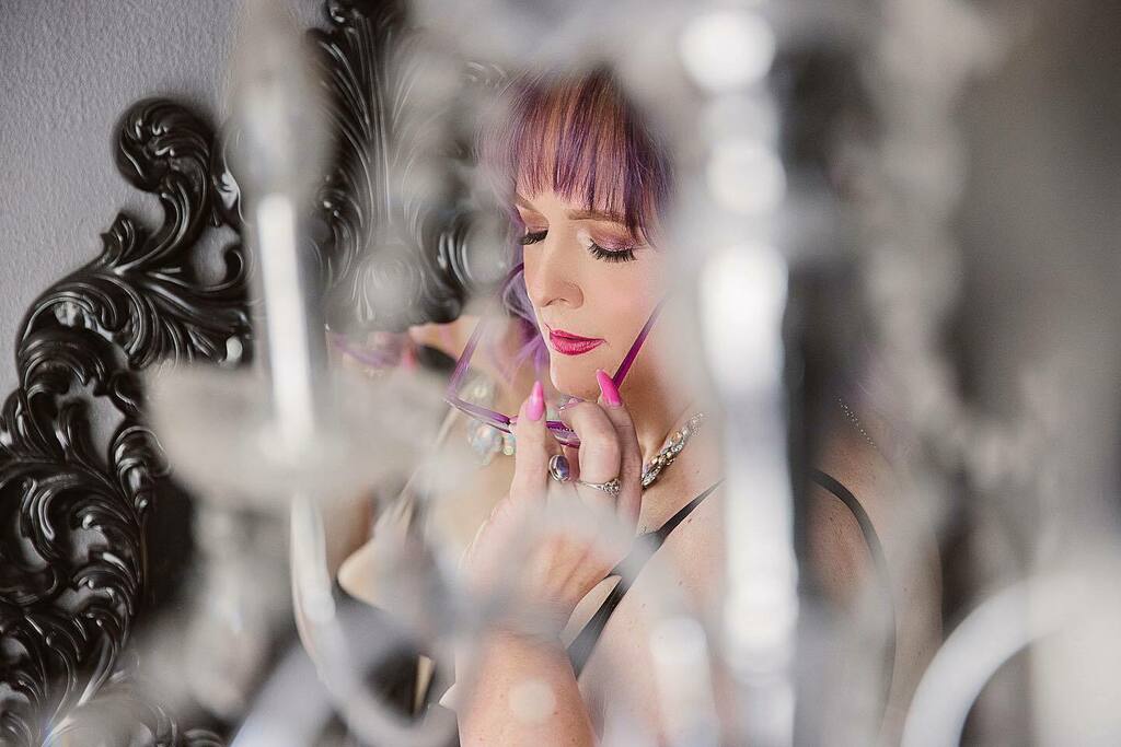 VioletDeVille's tweet photo. Framed in the chandelier for a brief moment of reflection.
This is another gorgeous shot from my shoot with #BelleBoudoirPhotography.
Photo by @cheryl0jones
Makeup & hair by @nikoma_and_co
#GirlsLikeUs #TransWoman #transWomenAreWomen #TransIsBeautif… https://t.co/bzzudjIpYG https://t.co/IjuCncDNap