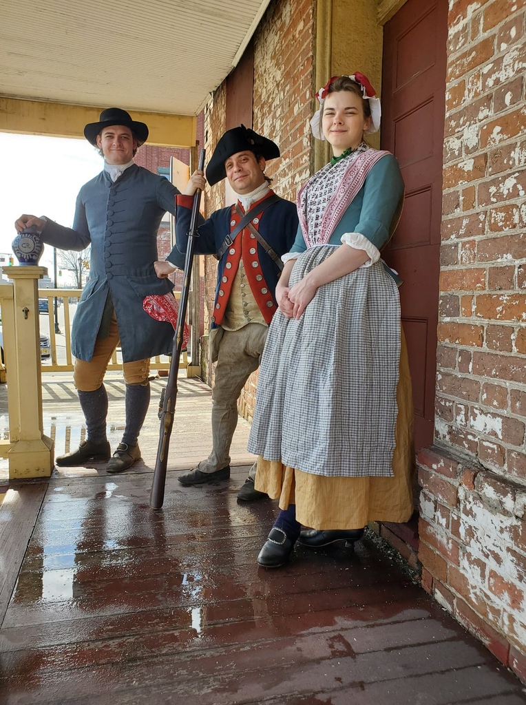 TheOldBarracks's tweet photo. Today the staff of the Old Barracks Museum went out to support the City of Trenton in the preservation and redevelopment of the Eagle Tavern. 

The Eagle Tavern is one the oldest structures in Trenton, dating to 1765.

#americanrevolution #trenton #newjersey #newjerseyhistory https://t.co/7wQGKiDB5k