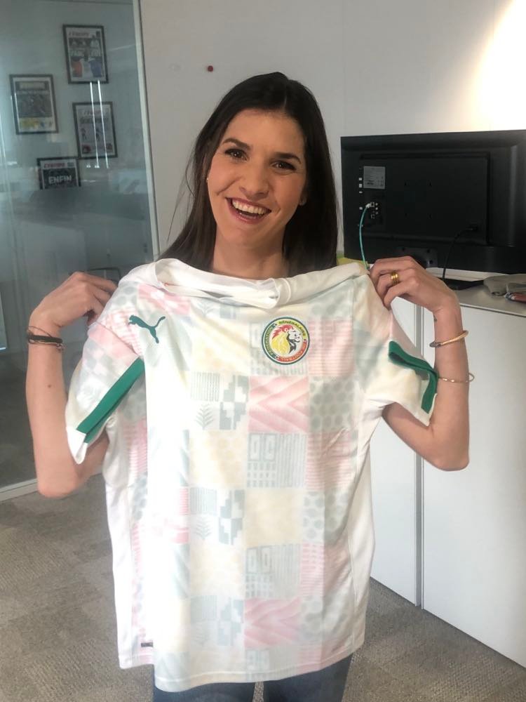 lequipedusoir's tweet image. [🚨🎁ALERTE CADEAU🎁🚨]

À l'occasion d'#EgyptSenegal, @MaccaliCamille vous fait remporter le maillot des Lions de la Teranga !
@Fsfofficielle 
🇪🇬🇸🇳

Pour tenter votre chance : 
🔁RT🔁
✅Follow le compte de l'#EDS✅

🍀Bonne chance !🍀 
@pumafootball