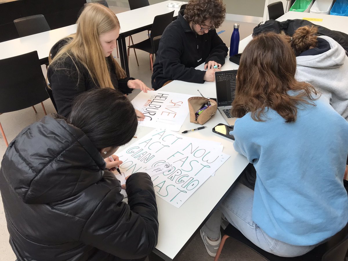 iesgaherrera's tweet photo. Hard work at C5 mobility in 🇳🇴 preparing role-plays to demonstrate our future European village, with our students from 🇮🇹 🇩🇪 🇳🇴 🇪🇸 🇱🇻 and debating how to help 🇺🇦. #ErasmusPlus #KA229 @euthopia21 @sepiegob @educajccm @Marajess18 para https://t.co/H9dqqOgc5L