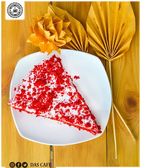 DasCafeSD's tweet photo. جمعة مباركة :)
Enjoy our fresh, home made red velvet cakes at Das Café
#داس_كافي #DasCafe https://t.co/so1tiiK6qd