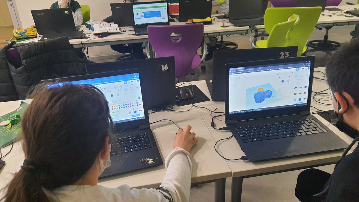 dgstsk's tweet photo. İTÜ ETA VAKFI Güzelbahce Doğa Koleji 2.Sınıflar ile  3D grafik programı ile Oreo bisküvi tasarımımız...@KvancBarlas  @EmelUstun35 @YKarasinir  #dogatech https://t.co/dTH6q2XUtK