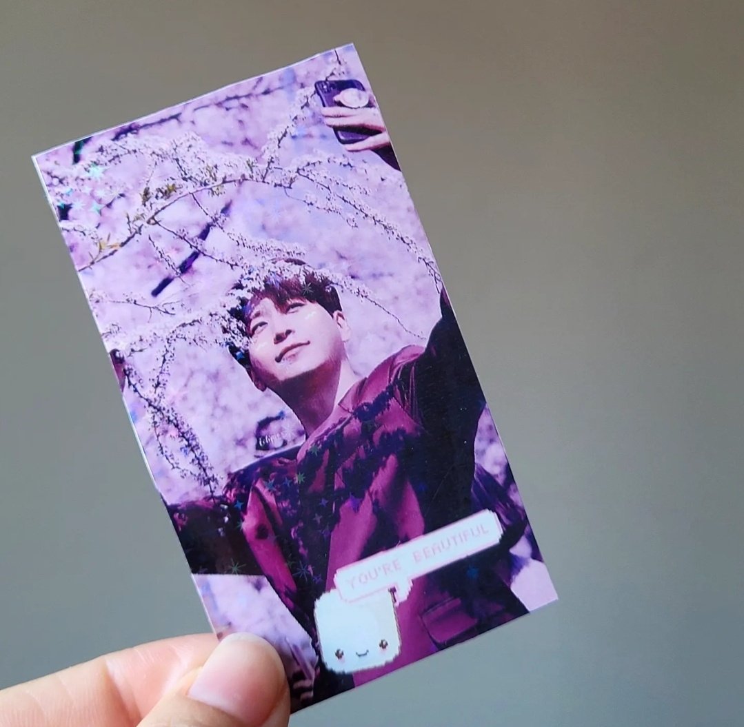 VavFrance's tweet photo. 🎈 VAMPZ PARTY 🎈 #SPOILER1

Ah le printemps, les fleurs, stvan...
Quoi de mieux pour ouvrir notre thread de spoil que notre leader ?

Les pc holographiques de stvan 
En quantité ULTRA limité 

By @AynoFrance 
Photo originale par eclipse !

🔮 https://t.co/uj91sbdvht