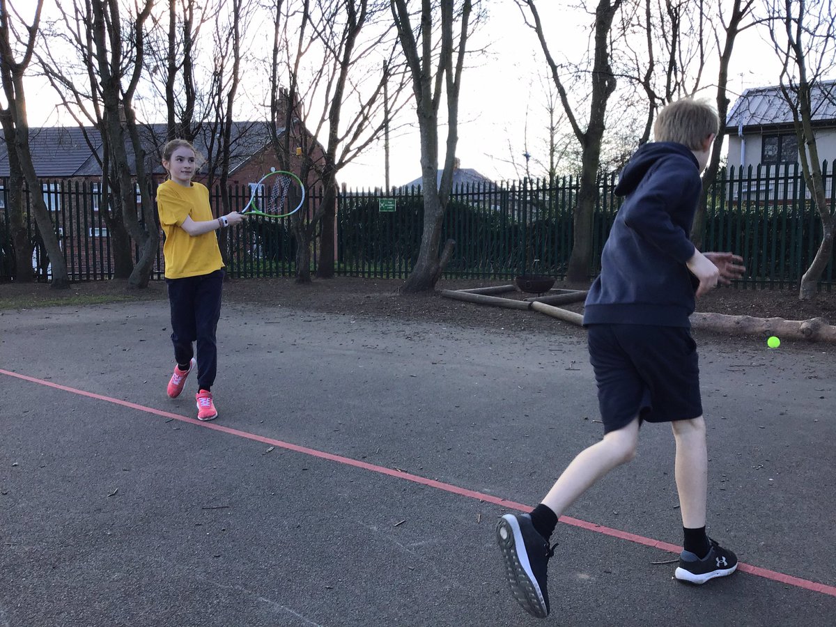 RuncieOf's tweet photo. Happy Friday! Year 4 have had lots of fun practicing their tennis skills in P.E today! ππΎβοΈ #ARFSPE https://t.co/qUcU6p7BZR