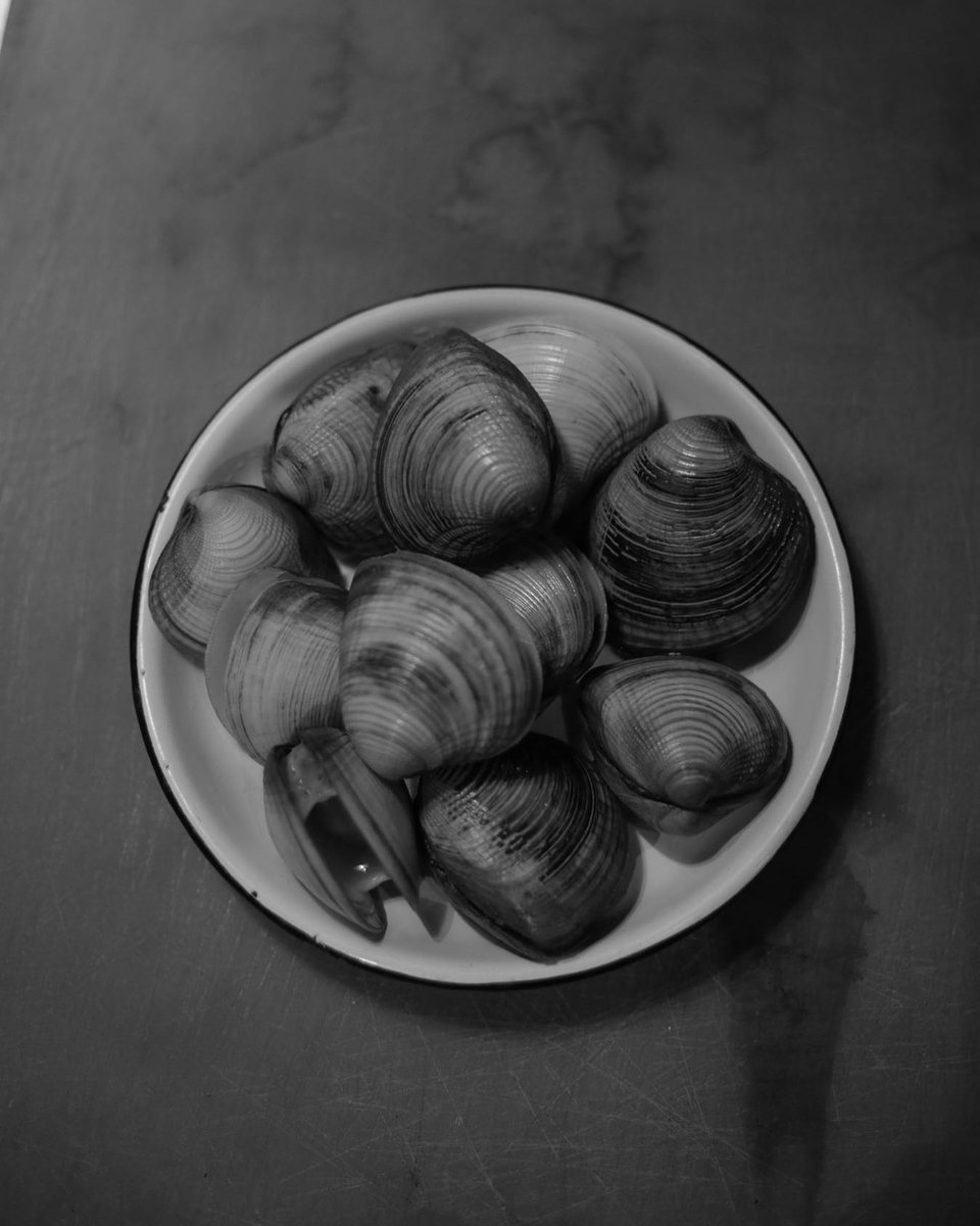 GoToGuadalajara's tweet photo. Inspired by the brassy oyster bars of New Orleans, La Docena is home to fresh oysters, clams, and shrimp. Listed as one of Latin America’s 50 Best Restaurants, La Docena is home to the best seafood in Guadalajara! 📸: @la_Docena on IG #VisitGuadalajara #RestaurantRoundup https://t.co/eGzwO21LB3