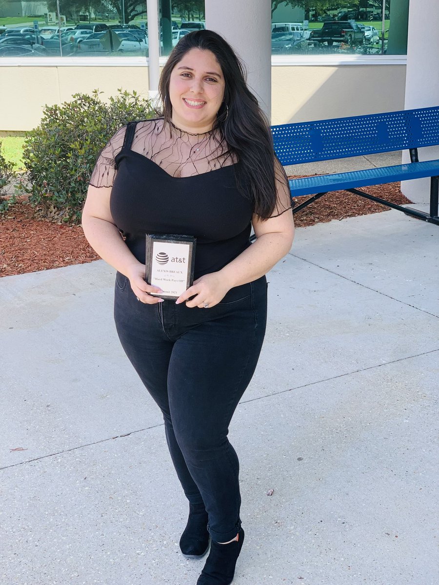alexiscbro's tweet photo. 2021 summit winner! #lifeatatt #soproud #onlygrowth @LafccUnited https://t.co/XHoGRzeeuk