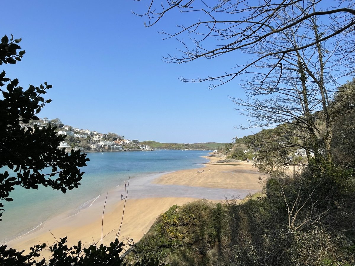 SaraTrollope's tweet photo. A perfect escape - stunning coastline to explore and amazing weather 😎☀️
#southdevon https://t.co/lZBZNDw81u