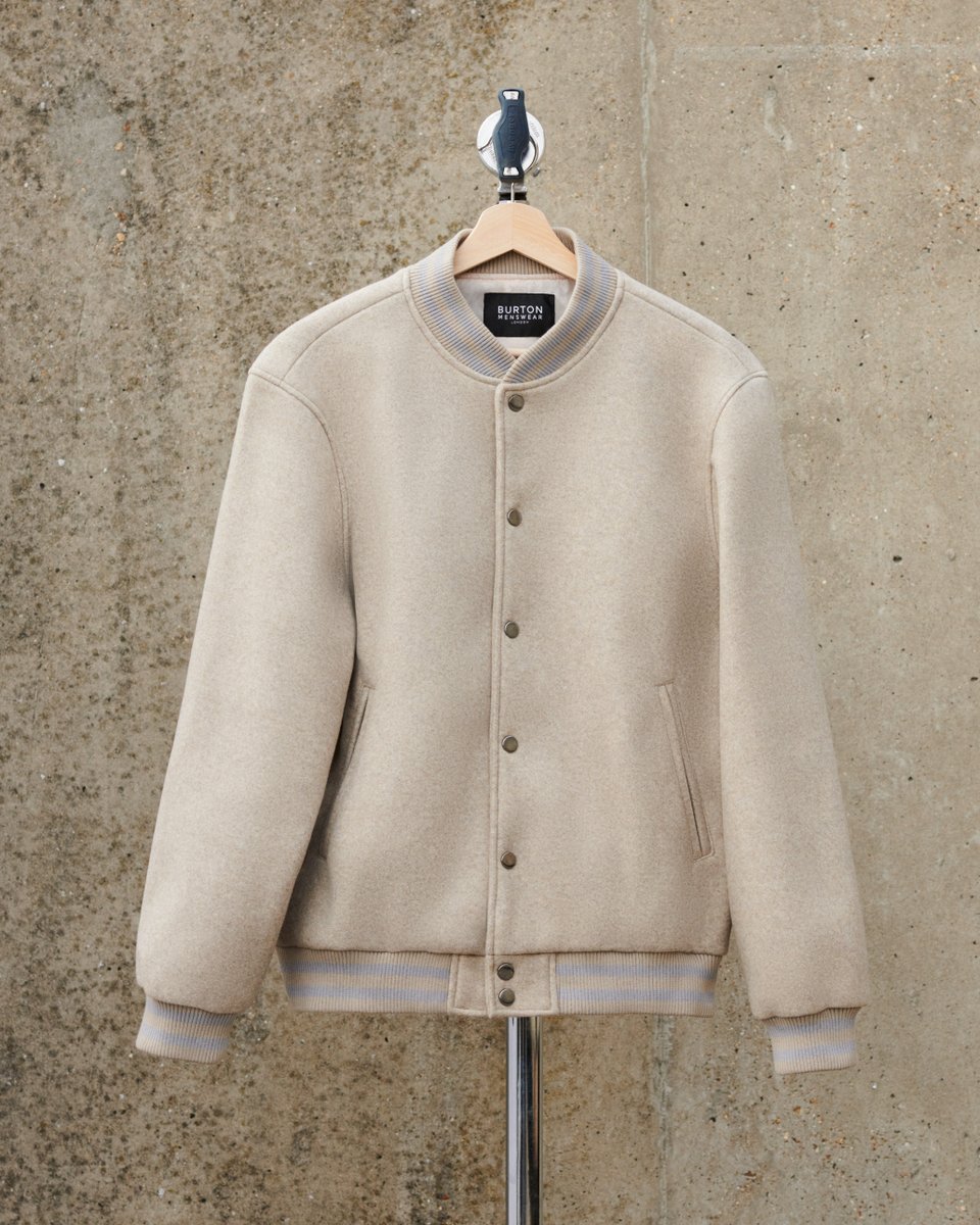 Burton_Menswear's tweet photo. The jacket your spring wardrobe has been waiting for ๐ค
Shop it here ๐ https://t.co/JoQAXozUSP
#burtonmenswear #burtonlondon #casualstyle #ootd #springjackets #lightlayers https://t.co/oSZuXkI8AP