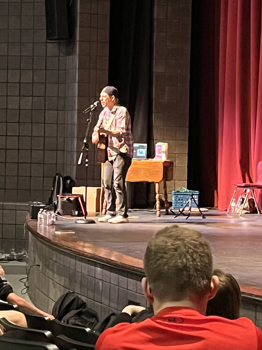 Tbuthe60's tweet photo. Our two days with @Joe_Beckman as our speaker has been amazing. He is a Difference Maker.  All 4th through 12th grade at NPAS had the opportunity to listen to his message of Just Look Up. Human Connection is his message! https://t.co/MY8S3p6lQr