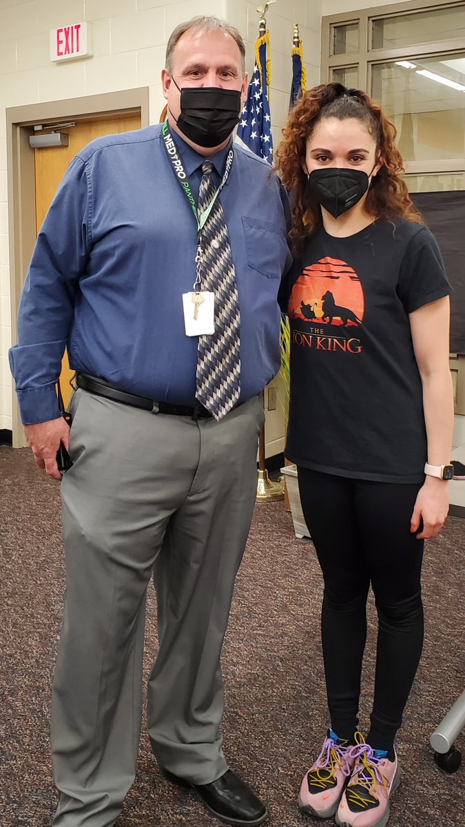 msdrmyers's tweet photo. @KMMPPanthers sharing pictures with Samantha from Lion King.  @MedPro21 @TarheelEmily04 @jrushing11 @DrRichardGriff1 @DrBennettR2 https://t.co/wMlyrcQXsg