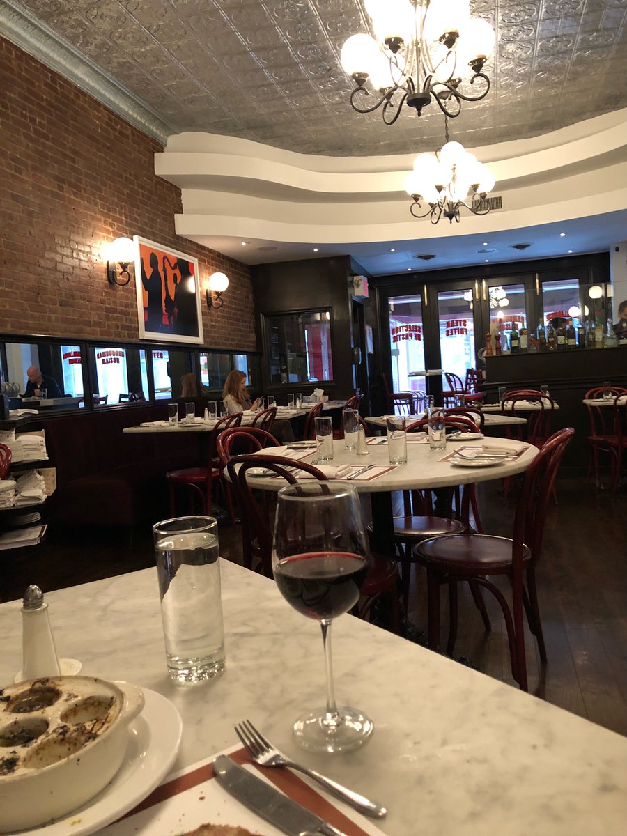 GalsShopper's tweet photo. A moment to myself...NYC, Red, and French Food.  #TGIF #fridayfun #wine #food #frenchfood #relax #balance #health #nyc #springtime #metime #breathe #daydreaming https://t.co/UXQLxxxcDv