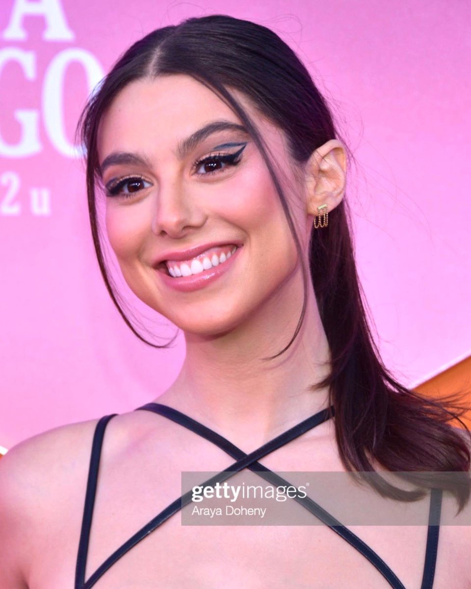 Kira Kosarin tweet media