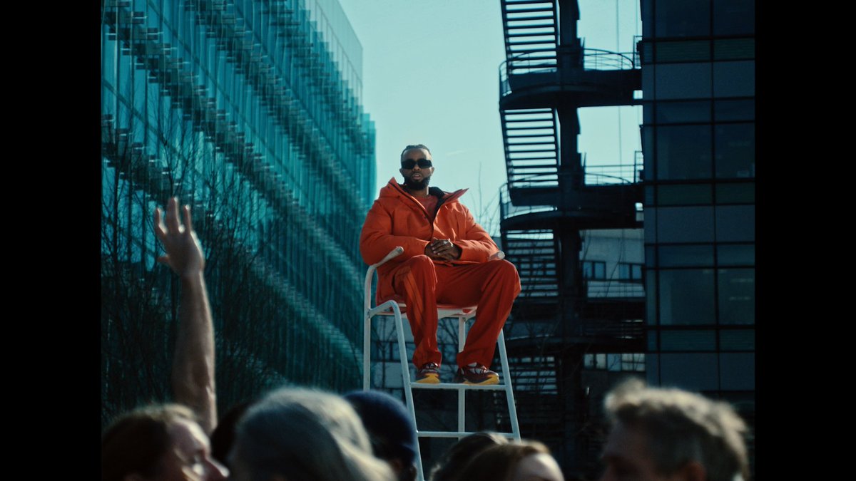 On a fait buger le metaverse !
Reprogrammation en cours…
Restez connectés je vous tiens au courant.