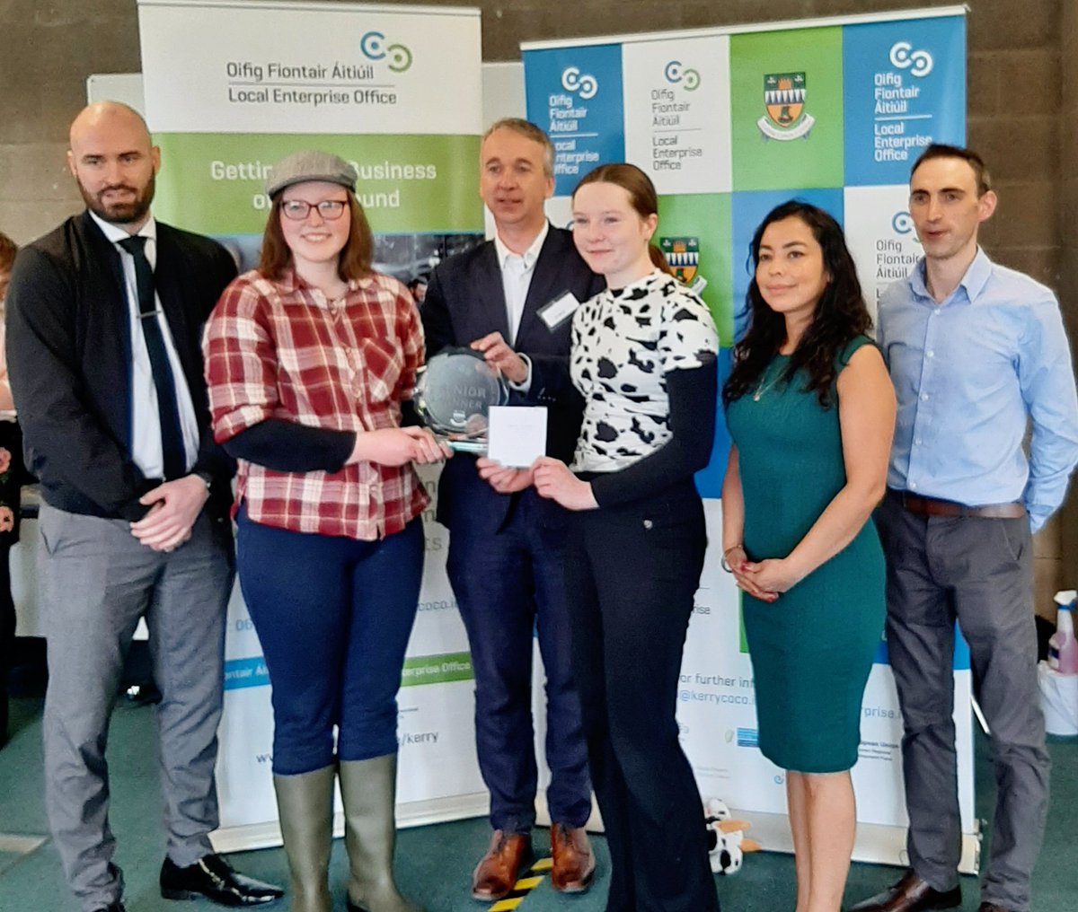 KerrySEP's tweet photo. Senior Category Winners : 
1st place: @mearscaoilte  - @PresCisland

Runner Up : Sabhailte - @MounthawkMercy , Tralee.  
Congratulations!

#KerrySEA #StudentEnterprise 
@LEOCountyKerry
@StudentEntProg https://t.co/nITJbfCC23