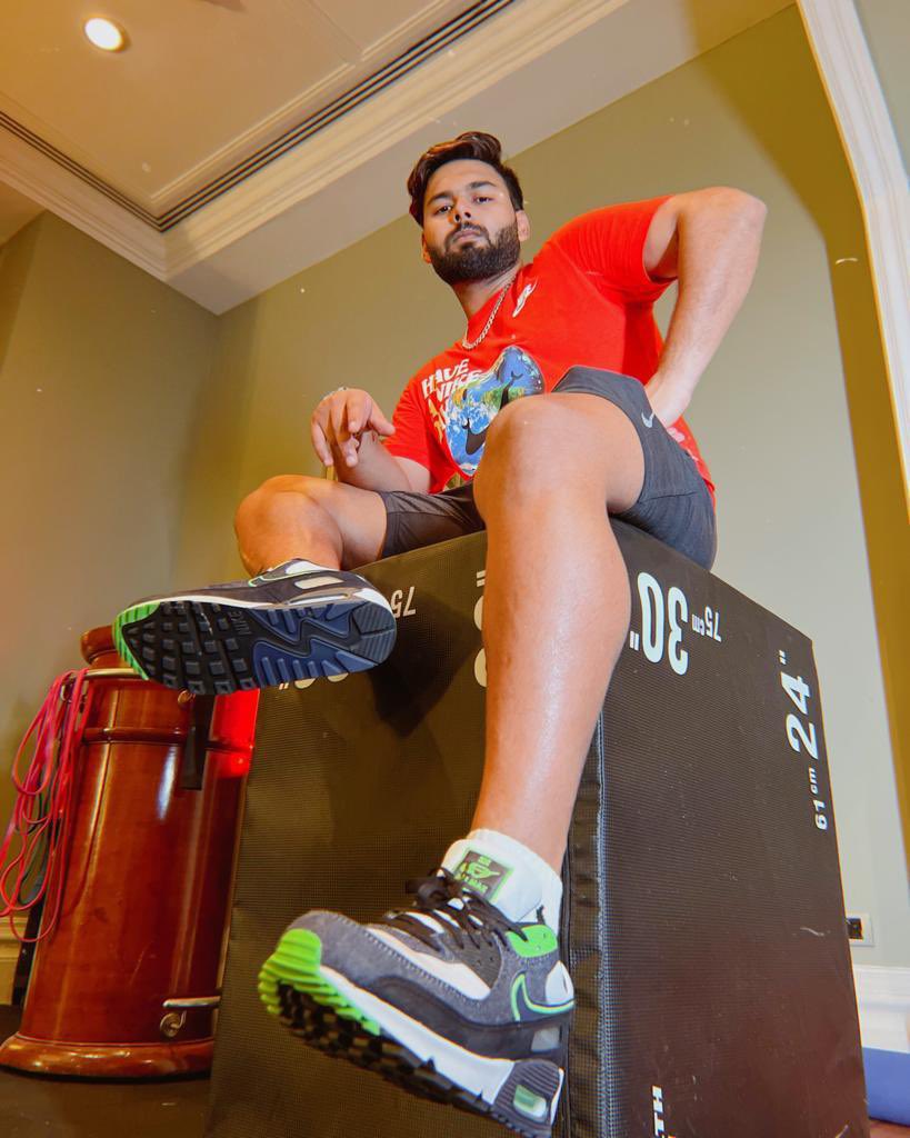 RishabhPant17's tweet photo. #AirMax helps me knock every outfit out of the park🙌🏽 It’s the comfort and innovation for me. 
#TeamNike #AirMaxDay #AirMax90SE #ad https://t.co/l44GRSjyWy