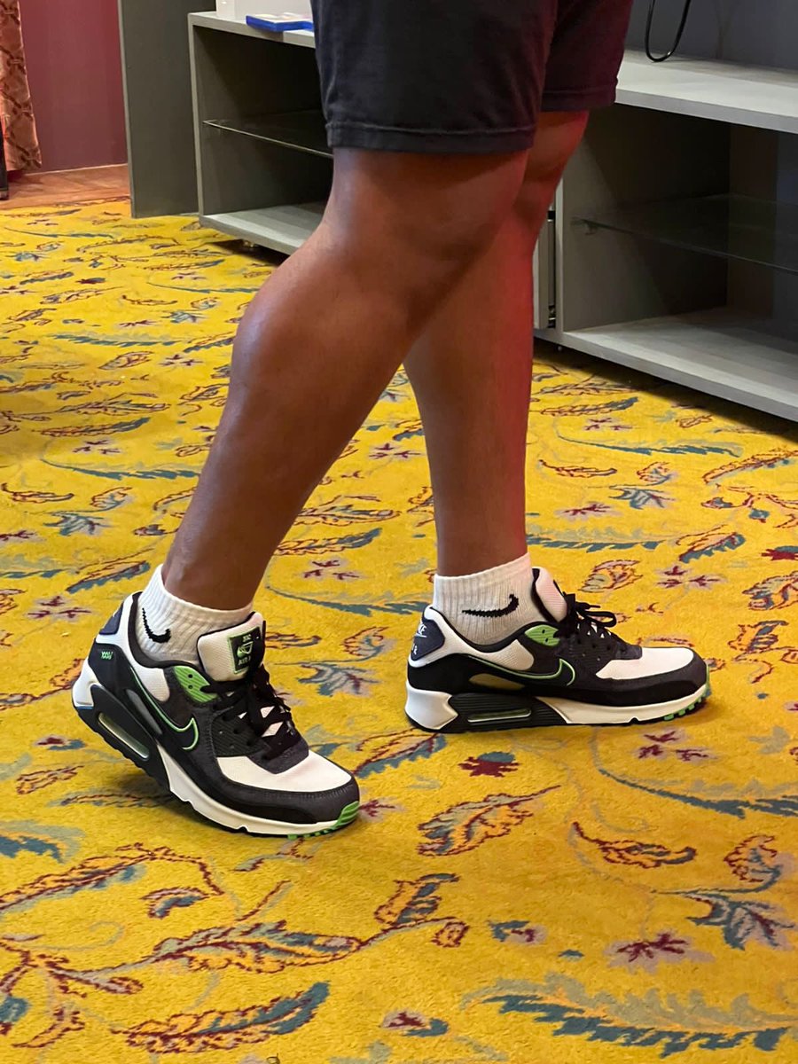 RishabhPant17's tweet photo. #AirMax helps me knock every outfit out of the park🙌🏽 It’s the comfort and innovation for me. 
#TeamNike #AirMaxDay #AirMax90SE #ad https://t.co/l44GRSjyWy