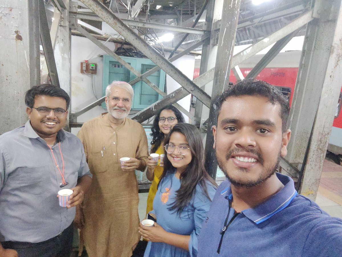 AkankshaRuby's tweet photo. मोदी जी के साथ चाय पे चर्चा ( @rahuldev2 ) https://t.co/dF9ujouQXe