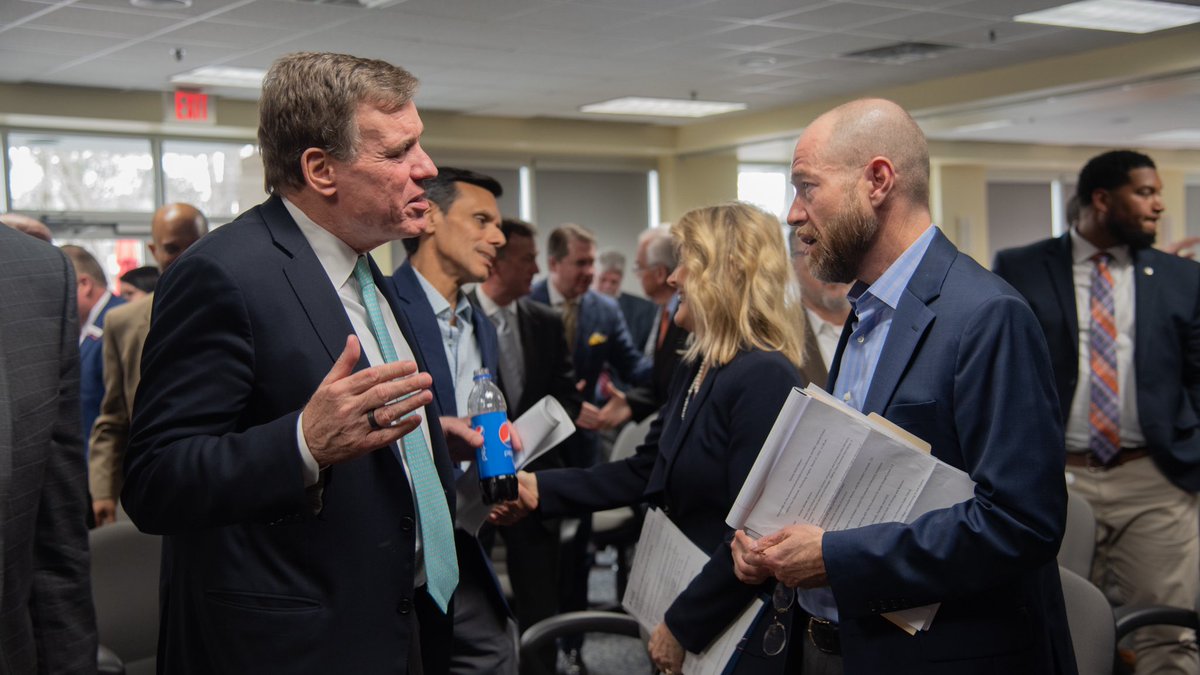 MarkWarner's tweet photo. Just met with some folks with the VA Biotech Research Partnership Authority — I’m inspired by the work they’re doing to keep drug costs low, create good local jobs, and make lifesaving drugs right here in VA. I’m pushing for more grants and laws that would support their work. https://t.co/zOBof8eqmX