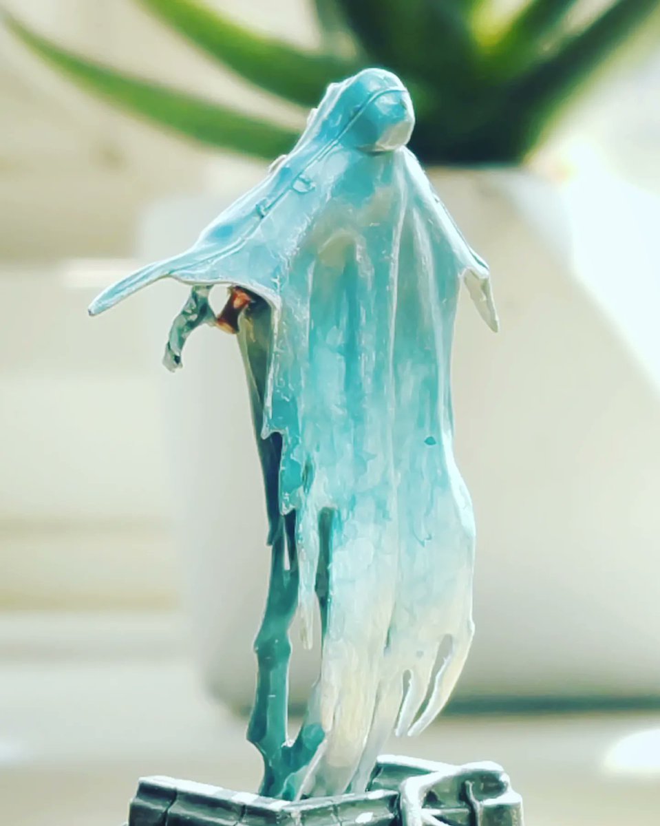 staticintheair's tweet photo. 👻💎 Here's a spooky ghost!! Had practice blending colours and getting some motion/flow. 💎👻

#painting #artwork #modelpainting #warhammer #miniaturepainting #art #horror #fantasyart #ageofsigmar #gamesworkshop #3Dart #warhammerfantasy #miniature https://t.co/q3yT3l9E15