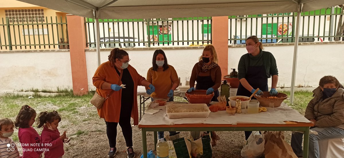Josefina (@jrbeltran14) on Twitter photo Alumnado ha visitado y participado en talleres de artesanía que hemos montado en I muestra de Artesania de Semana Santa en <a href="/ColegioZona/">CEIP José Luis Villar Palasí - Vélez-Málaga</a> y conocer oficios. Bordado, imaginería, pintura, cera, gastronomía en el proyecto <a href="/Patrimonio_And/">Vivir y Sentir el Patrimonio</a> <a href="/FormacProfAnd/">Servicio de Planes de Formación</a> <a href="/RRSS_FLOR/">Servicio de Planes y Programas</a> <a href="/educamalaga/">Delegación Educación</a> <a href="/cepaxa/">aweng cepax</a> Alumnado ha visitado y participado en talleres de artesanía que hemos montado en I muestra de Artesania de Semana Santa en <a href="/ColegioZona/">CEIP José Luis Villar Palasí - Vélez-Málaga</a> y conocer oficios. Bordado, imaginería, pintura, cera, gastronomía en el proyecto <a href="/Patrimonio_And/">Vivir y Sentir el Patrimonio</a> <a href="/FormacProfAnd/">Servicio de Planes de Formación</a> <a href="/RRSS_FLOR/">Servicio de Planes y Programas</a> <a href="/educamalaga/">Delegación Educación</a> <a href="/cepaxa/">aweng cepax</a>