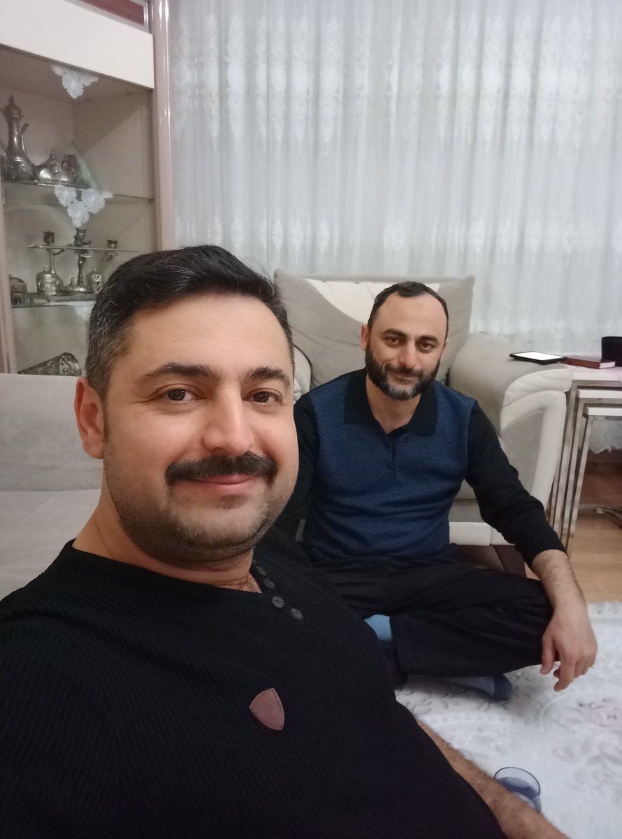 Selçuk Dinî Yüksek Eğitim ve İhtisas Merkezinden sıra arkadaşım, Eskişehir Cezaevi Vâizi değerli kardeşim Mehmet Aygün ile muhabbet 🇹🇷