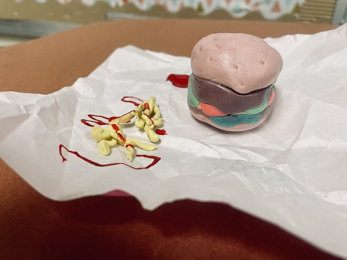 visualarts_nbe's tweet photo. Good thing it’s almost time for lunch!  4th grade’s hamburger sculptures are making me hungry. @HumbleISD_NBE @VisualArtHumble  #foodsculpture #artrocks https://t.co/4mMvDDXs8F