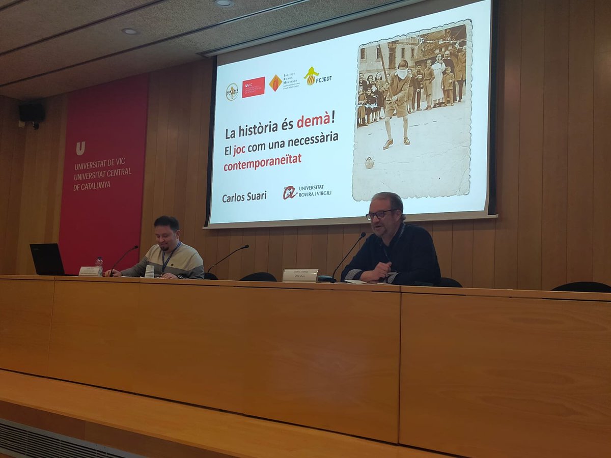 <a href="/josepebanos/">Josep Eladi Baños</a> <a href="/uvic_ucc/">UVic-UCC</a> <a href="/ccentresestudis/">Coordinadora Centres d'Estudis de Parla Catalana</a> <a href="/victorbaroja/">Víctor Baroja I Benlliure</a> <a href="/fedejoctradicio/">F. C. J. E. D. T.</a> 🗣️Ponència marc"La història és demà! El joc com una necessària contemporaneïtat"a càrrec de <a href="/CarlosSuari/">Carlos Suari</a> de la <a href="/universitatURV/">Universitat Rovira i Virgili</a>

"Hem de pensar el joc des de la visió antropològica. Introduir la cultura a l'anàlisi, com a forma de produir relacions socials,on el joc és beneficiós"