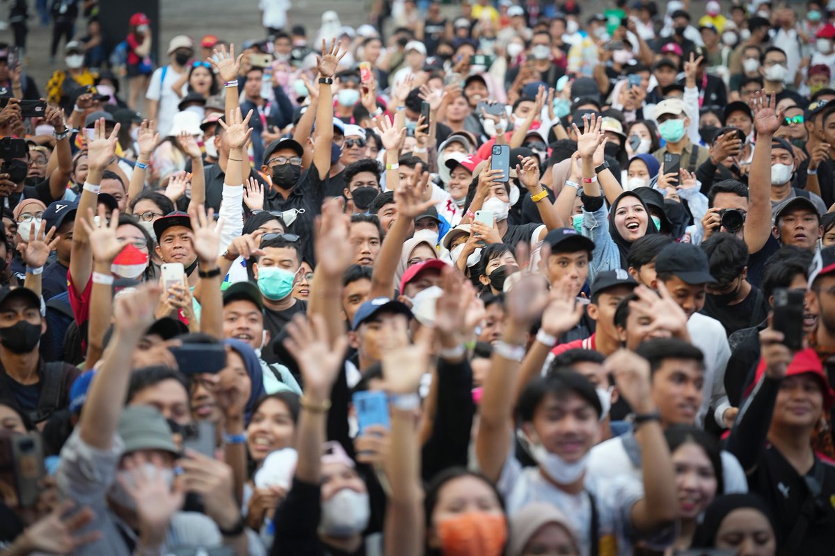 MotoGP's tweet image. Terima Kasih ❤️ 🙏 

Thank you Indonesia for making this dream possible after 25 years! 🙌

We still can't get over this wonderful weekend! 🤩 

#IndonesianGP 🇮🇩